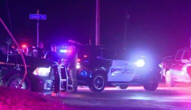 Suspect dead after barricade, shooting in Queen Creek