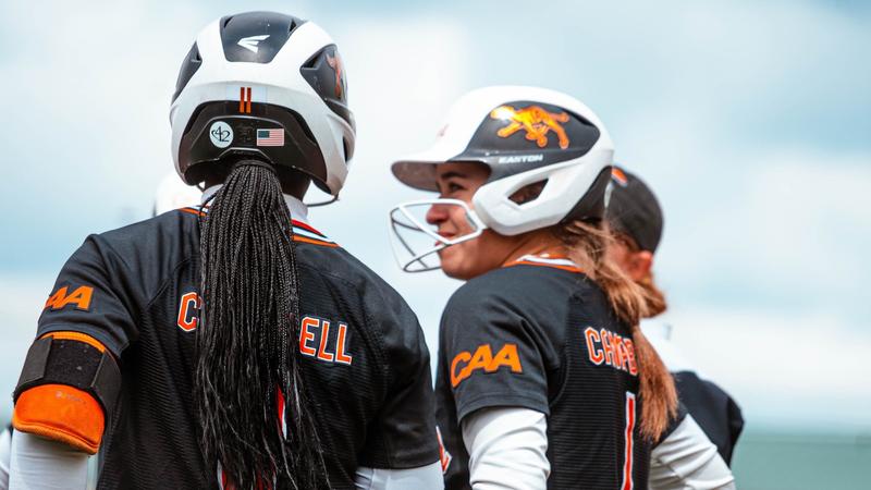 Campbell welcomes Queens for midweek bout