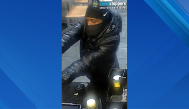 Restaurant, two delis hit in Queens robbery spree: NYPD