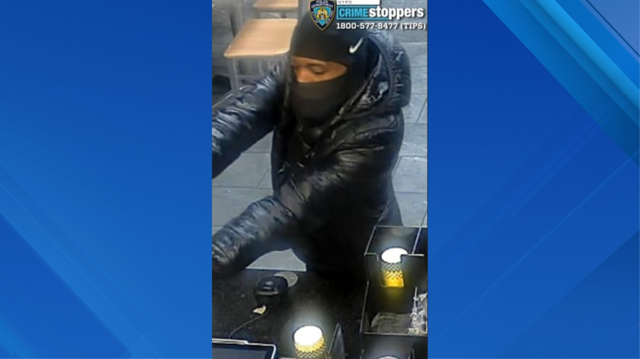 Restaurant, two delis hit in Queens robbery spree: NYPD