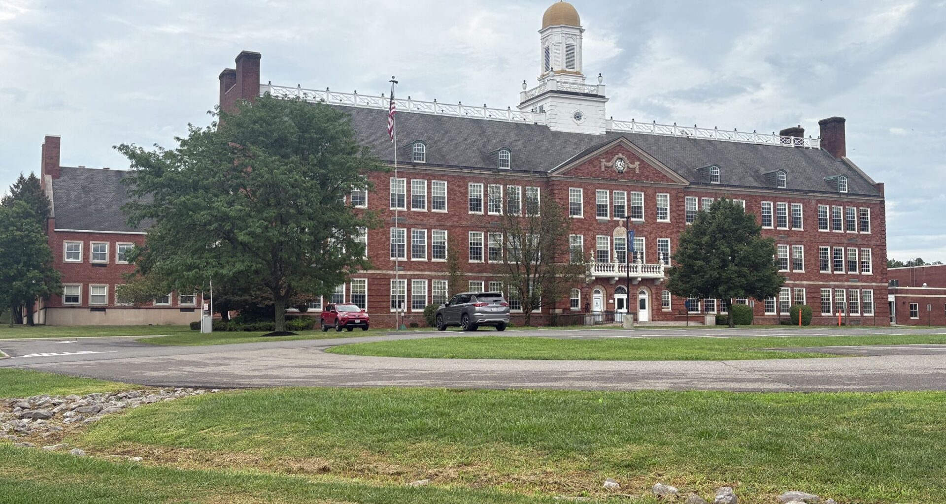 Hudson school board balks at cutting 33 positions to fill budget gap