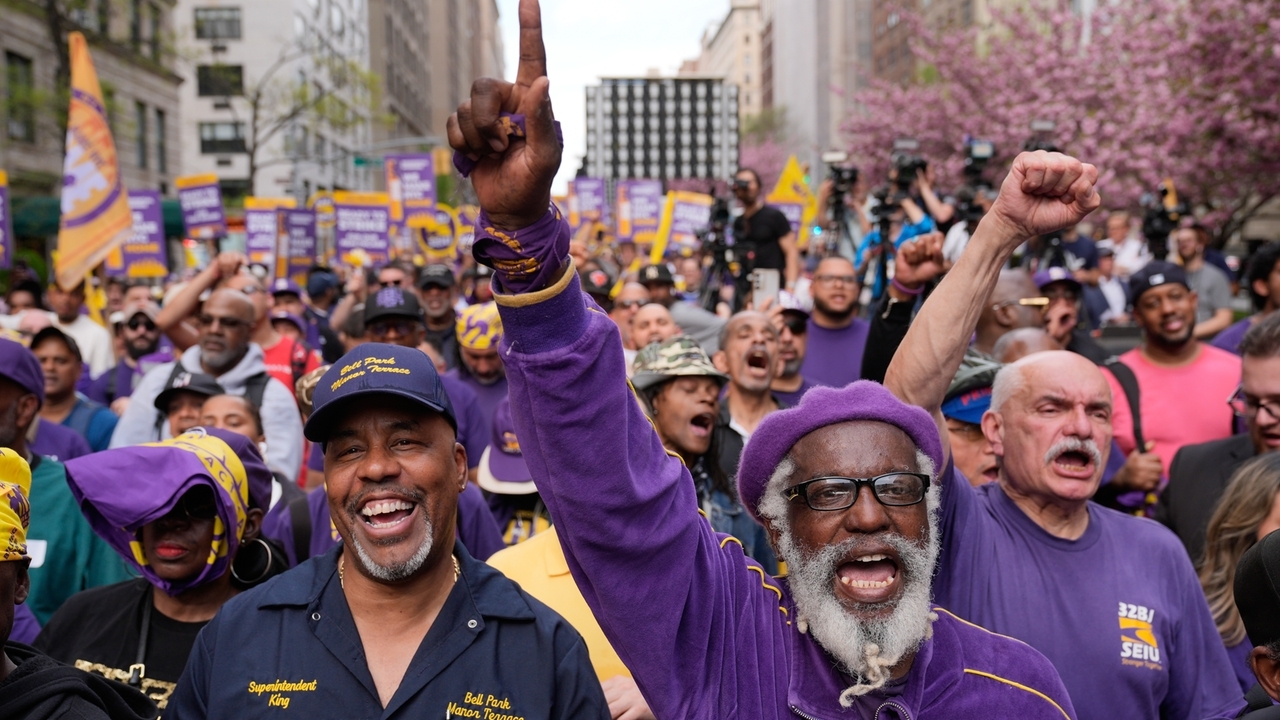 Tentative contract deal holds off strike by New York City apartment building workers
