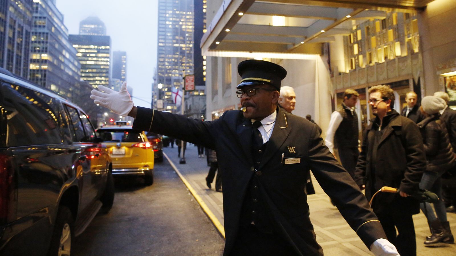 Union officials call off strike of 34,000 New York City doormen, porters and maintenance workers