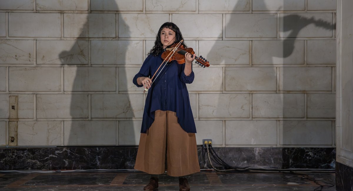 How a Brooklyn musician uses her Norwegian fiddle to make a sound all her own