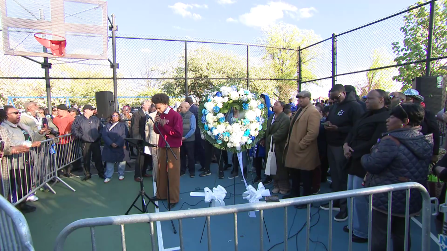 Queens community holds vigil for 15-year-old killed in park shooting