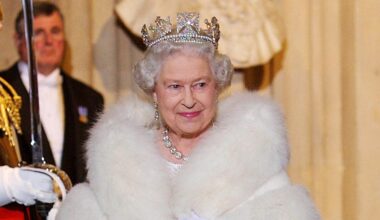 25 of Queen Elizabeth’s Most Memorable Looks of All Time