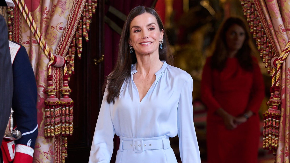 Why Queen Letizia just re-wore this skirt for the 8th time