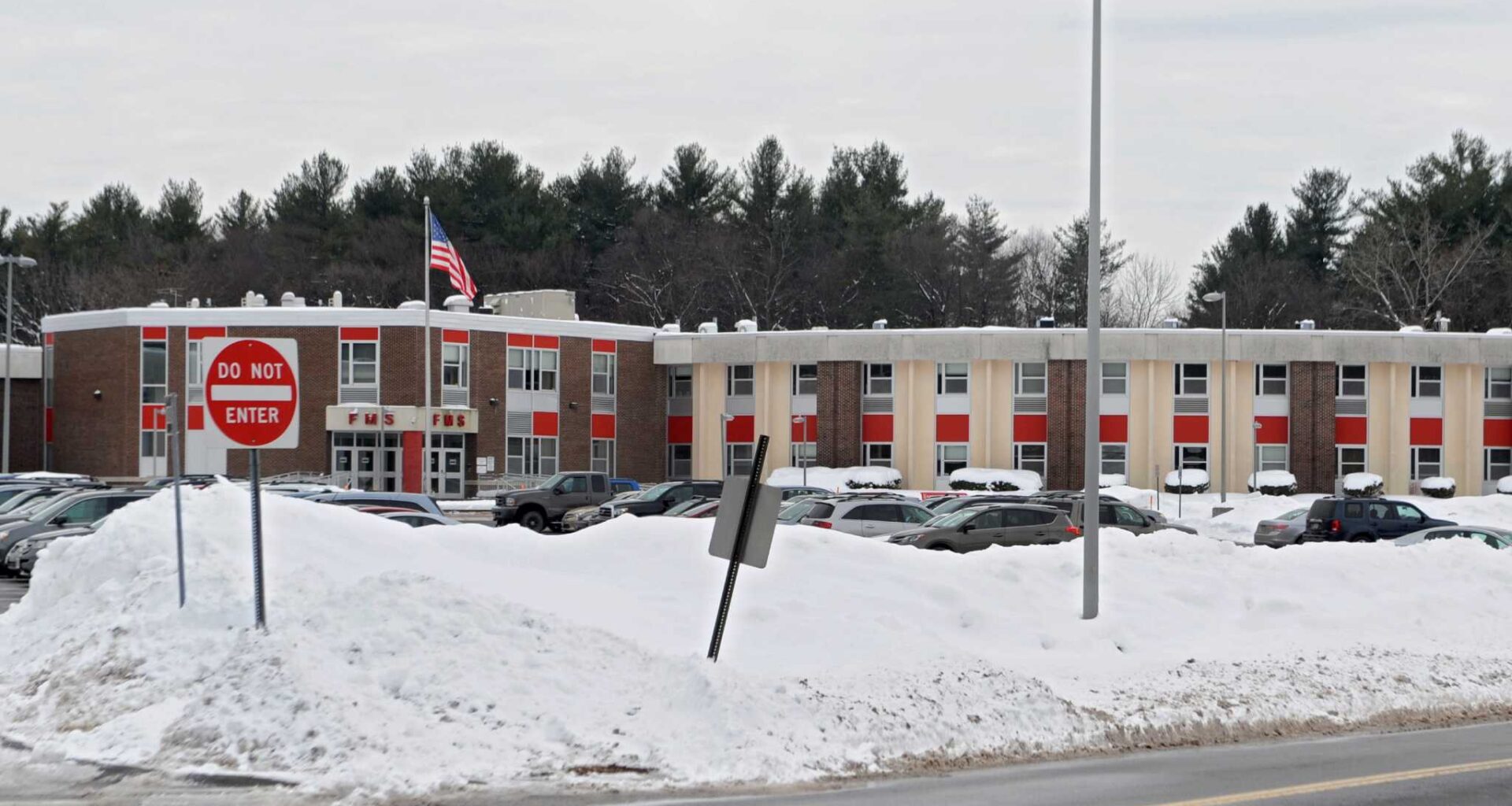 Farnsworth Middle School in Guilderland closes for heat system repairs