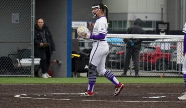 Softball Splits Doubleheader Against Manhattan
