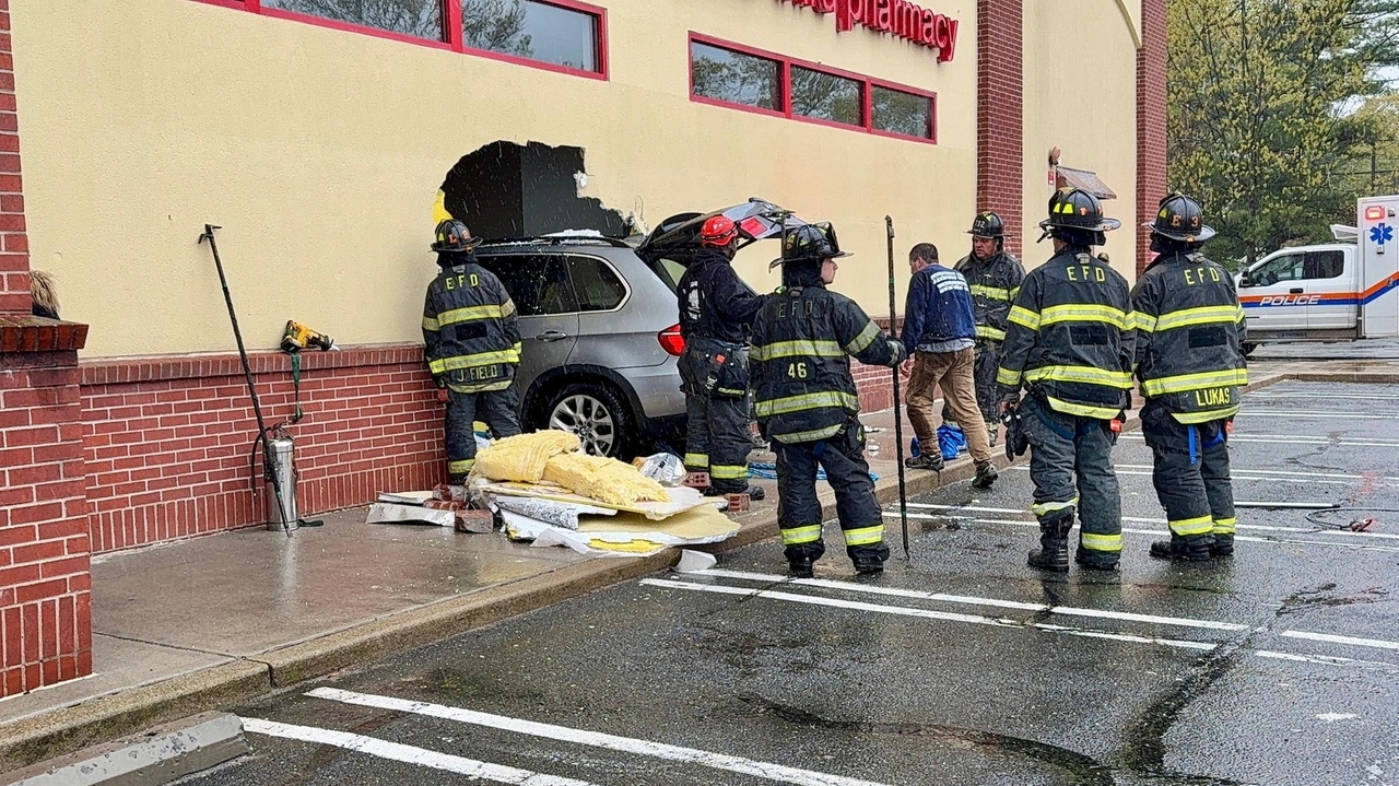 Woman crashes SUV into Elmont CVS wall, but causes no injuries