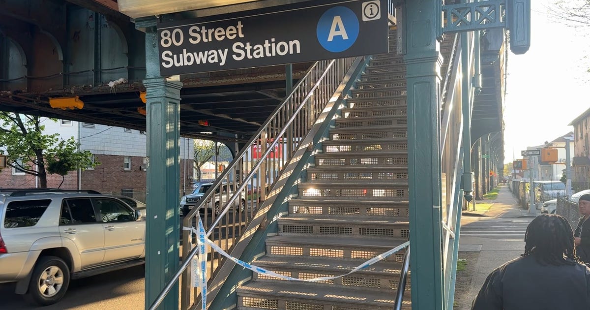 Man shot while riding subway in Queens, NYPD report
