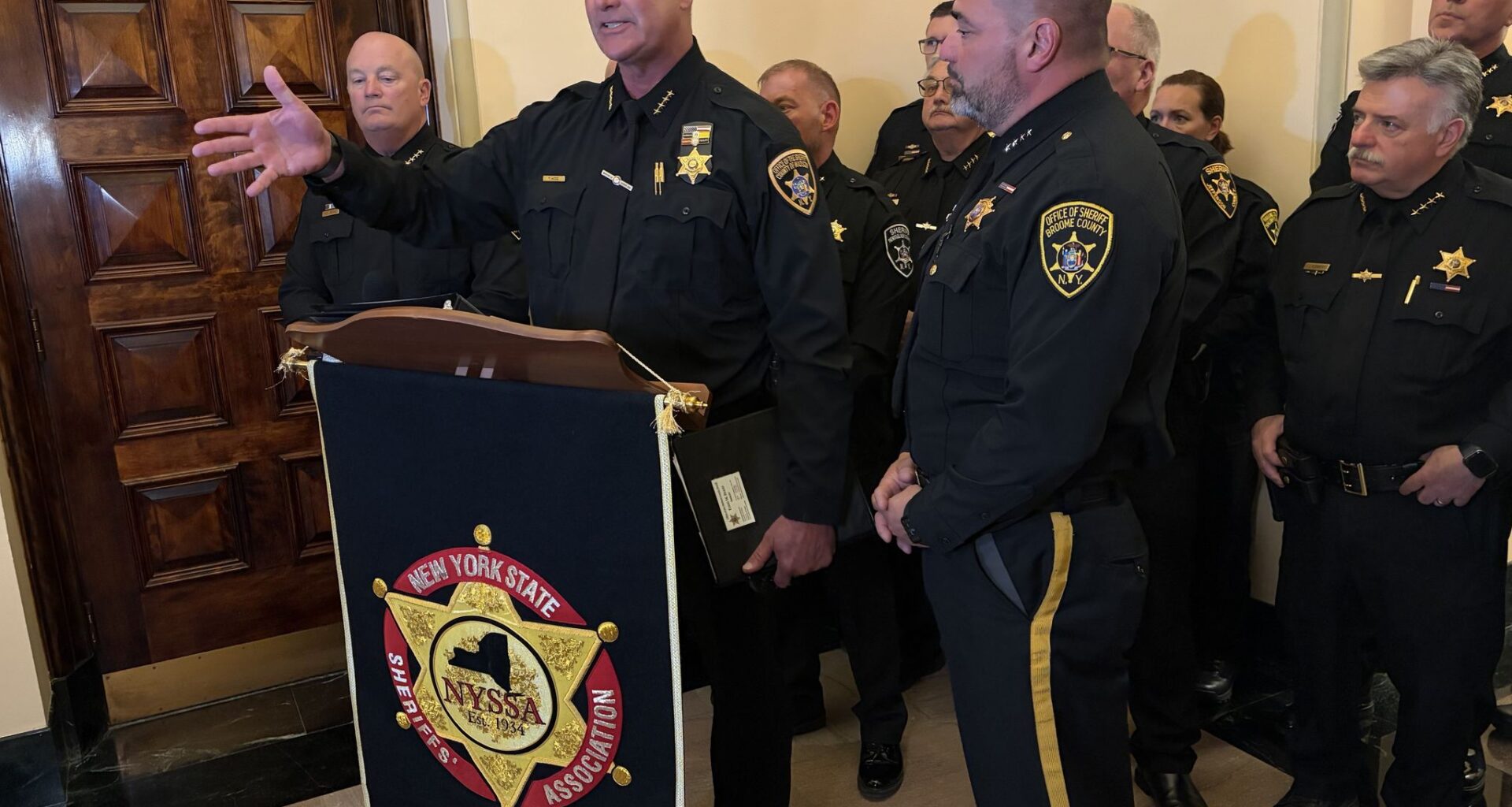 NY Sheriffs Oppose Hochul Immigration Measures
