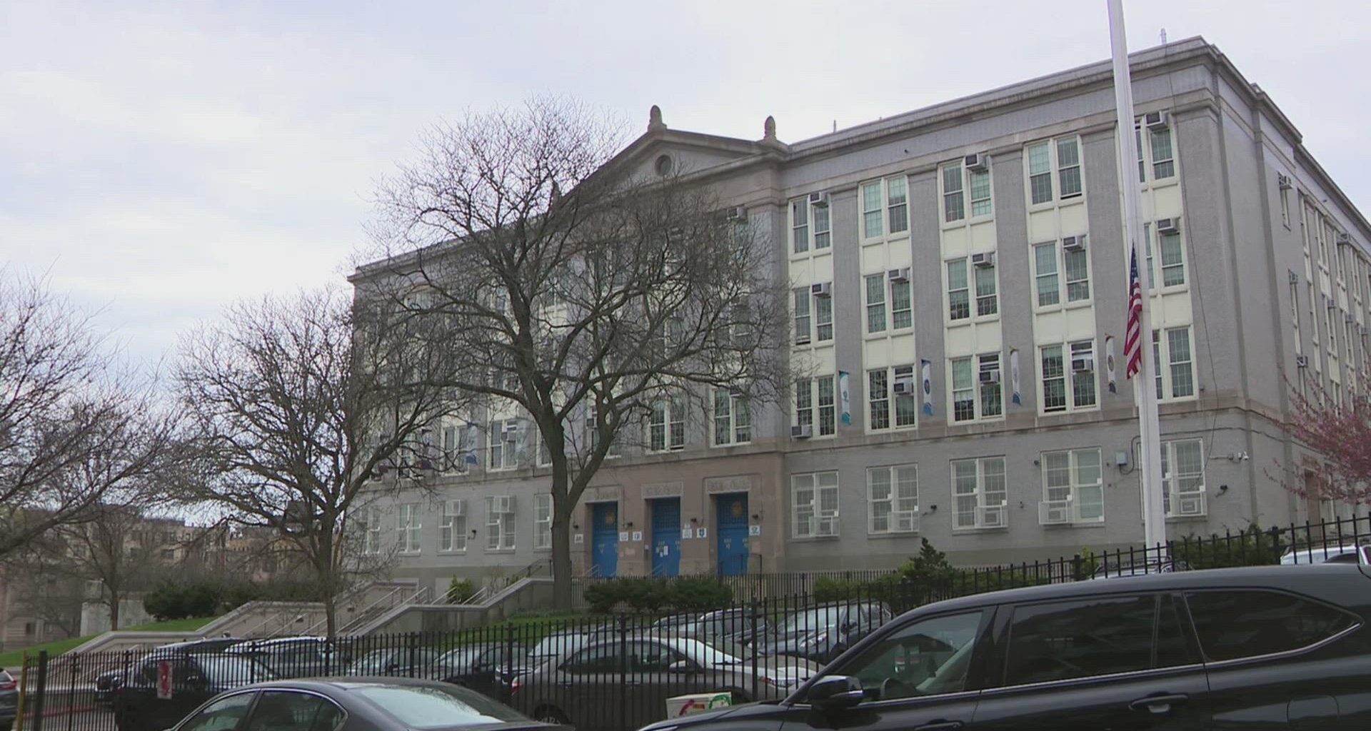News 12 | Bronx | Teen Slashed Inside High School In Mount Eden Person Of Interest In Custody