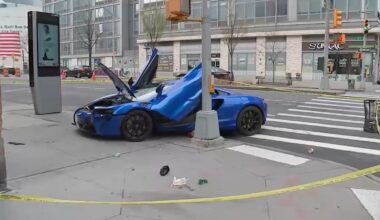 Would-be auto thieves target luxury cars in Hell's Kitchen, crash car into pole