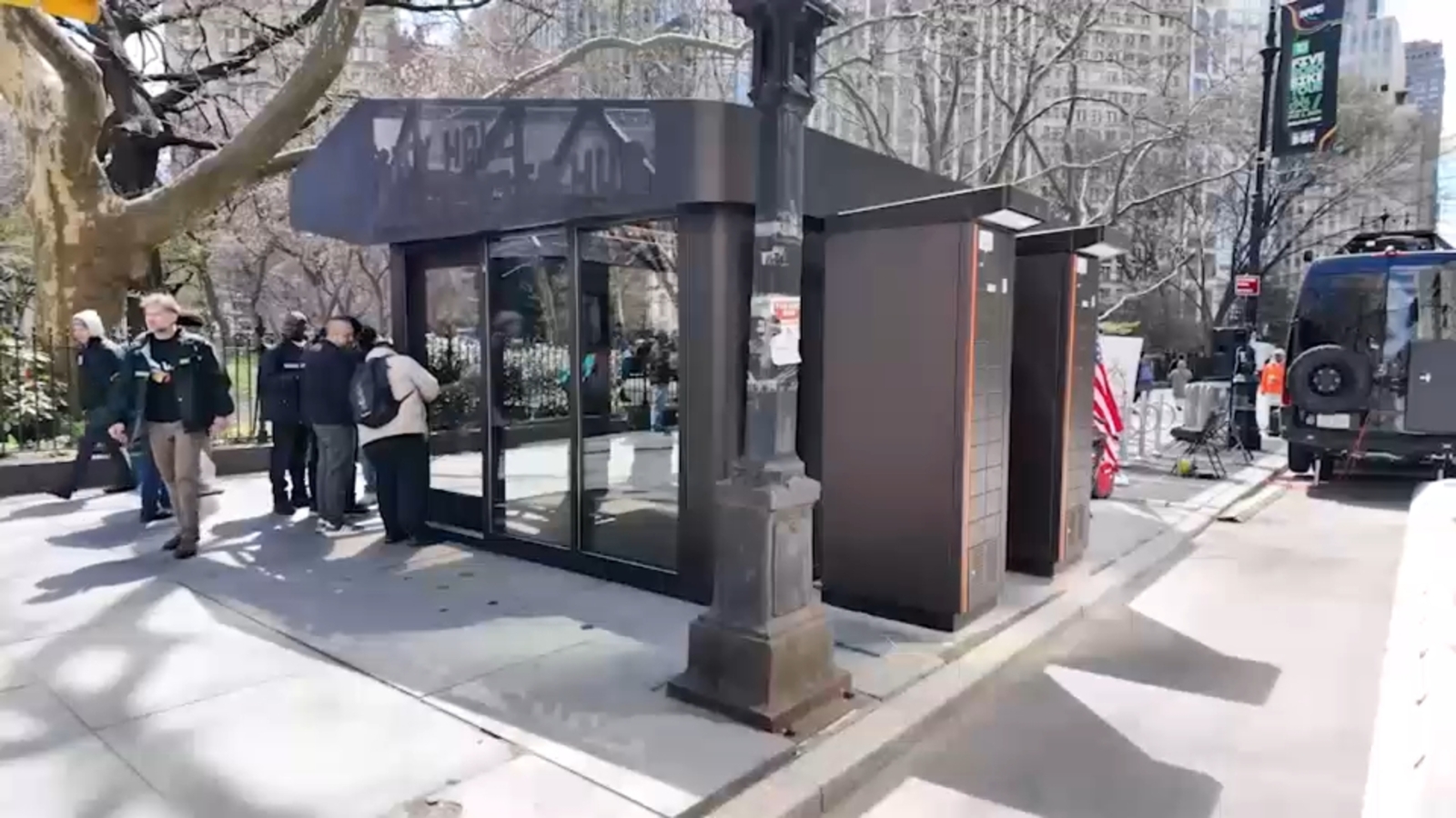 Nation's 1st hub for delivery workers to rest, recharge opens in Lower Manhattan, NYC