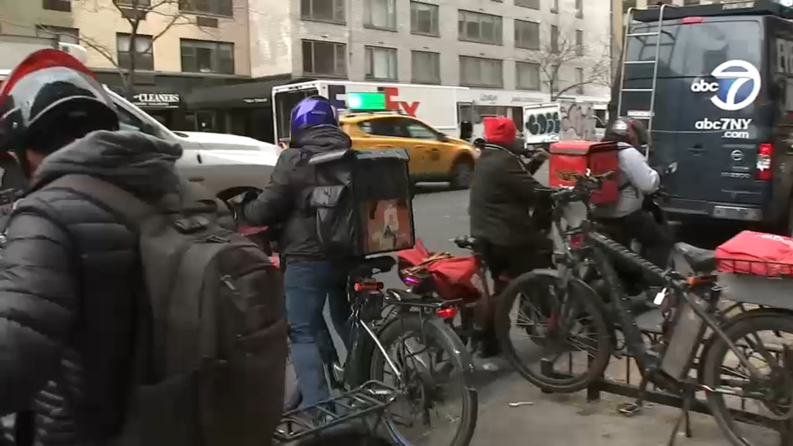 Mayor Mamdani announces HungryPanda will pay $875K for overcharging for deliveries in NYC