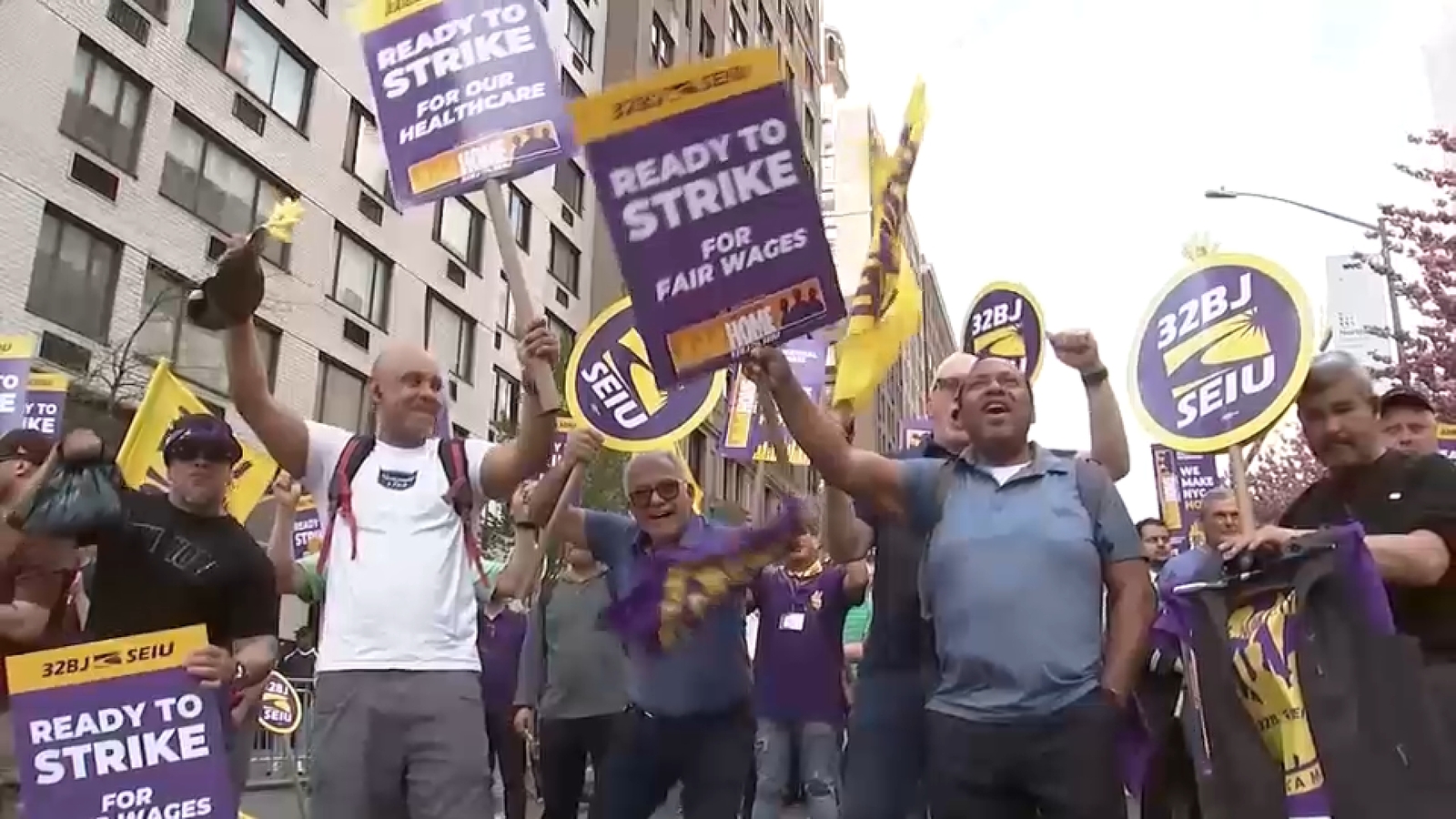 NYC building workers with 32BJ reach agreement with Realty Advisory Board to avert strike