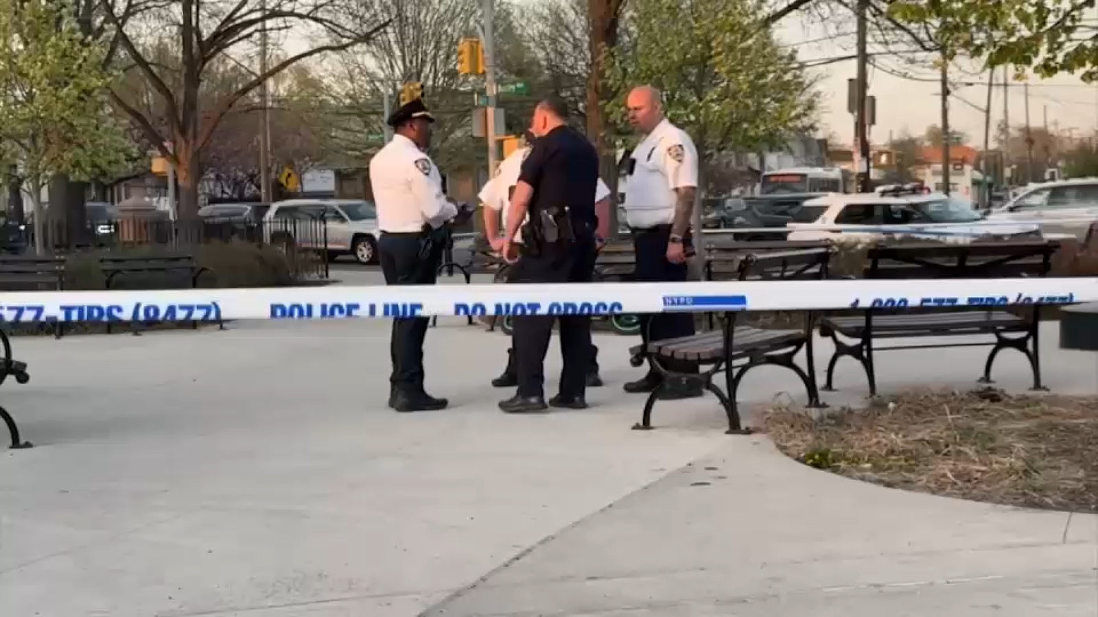 Queens deadly shooting: Police searching for gunman after 15-year-old fatally shot in St. Albans park