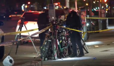 1 man killed, another injured, in Hell's Kitchen, Manhattan, double stabbing