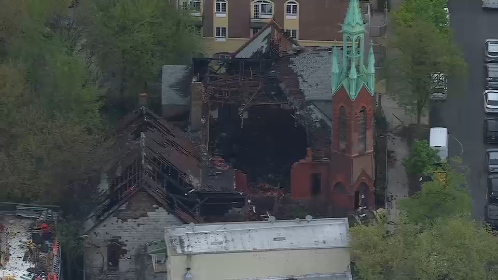 Fire destroys rectory, damages vacant Astoria, Queens church; 6 firefighters hurt