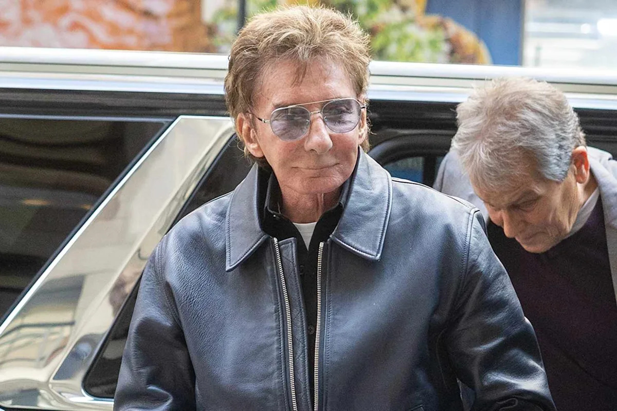 Barry Manilow, 82, Steps Out in N.Y.C. for First Time After Undergoing Lobectomy for Lung Cancer