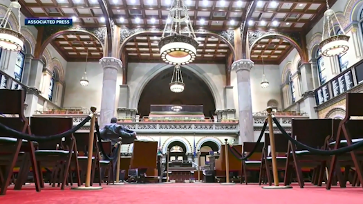 Lawmakers call fourth NY budget extension "extremely frustrating"