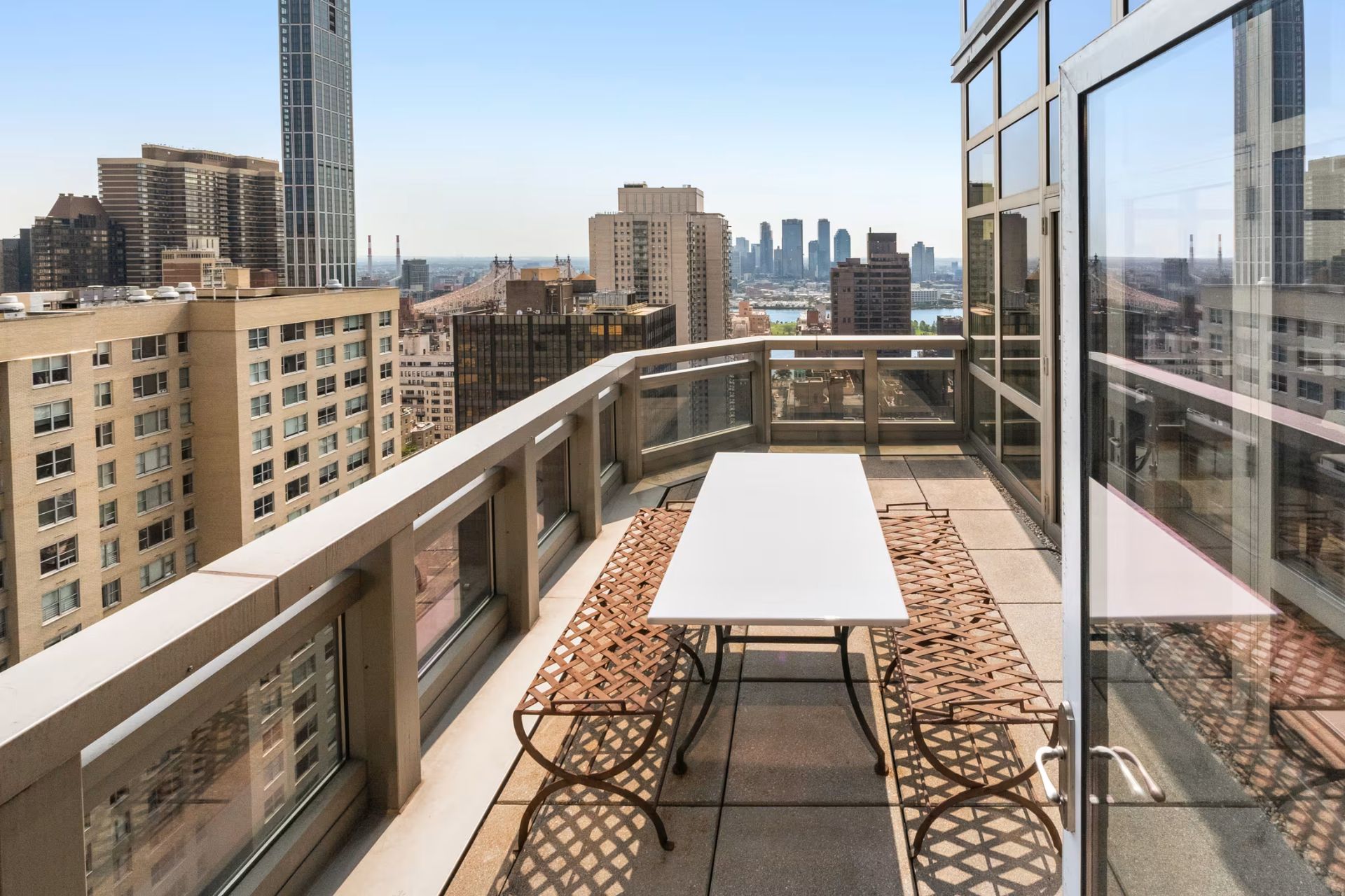 wolf of wall street apartment