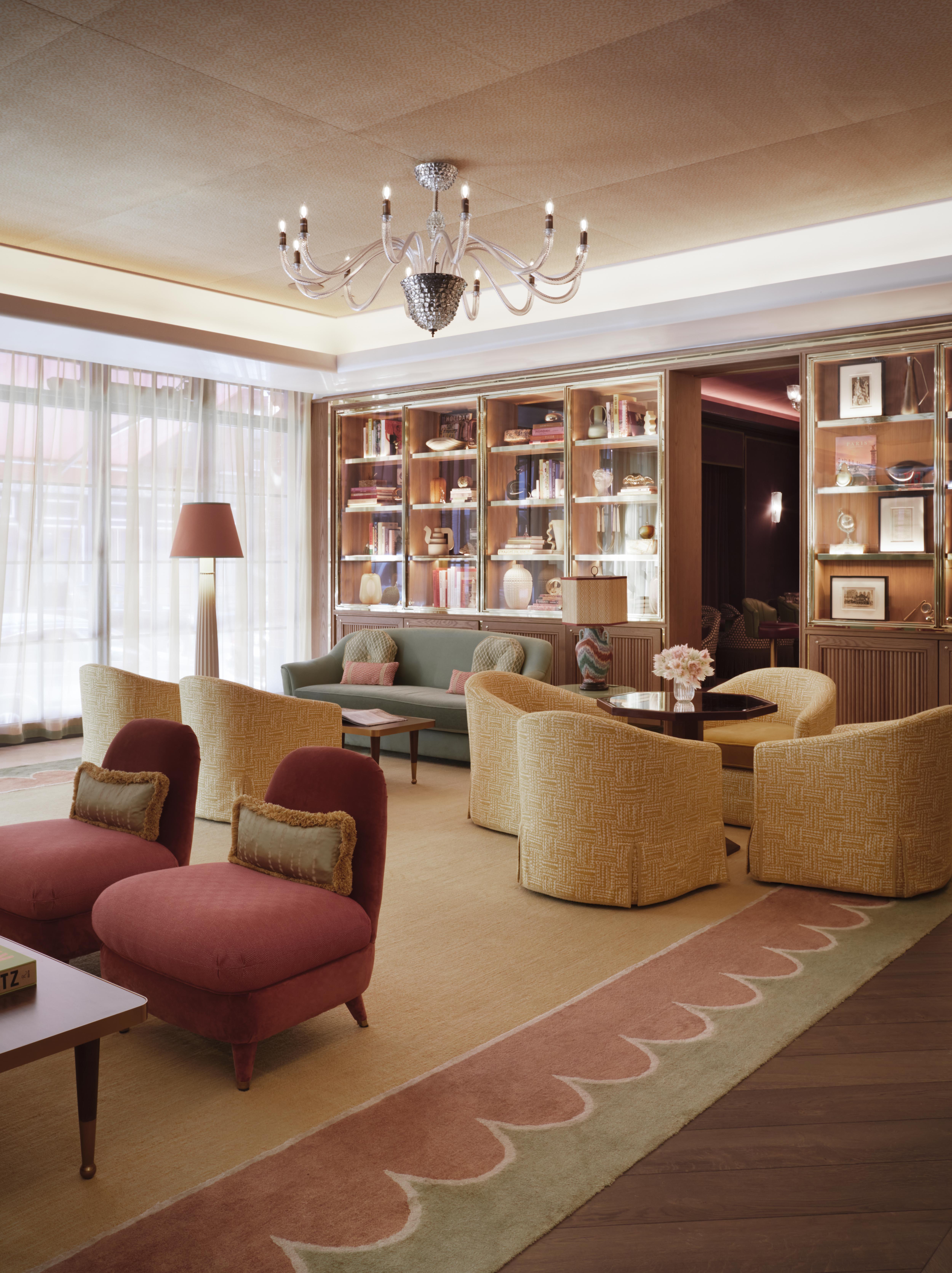 2022_09-Fouquets-04-lobby-vertical_039