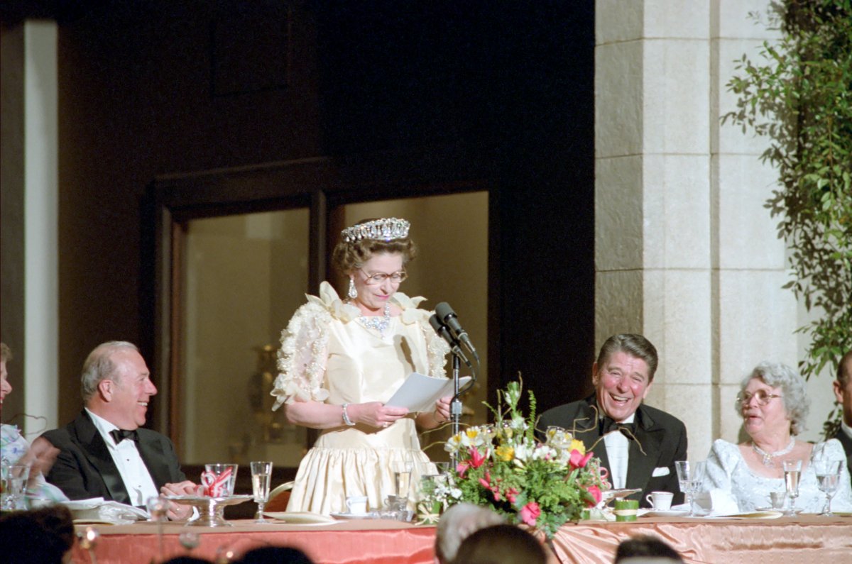 Queen Elizabeth II and the Duke of Edinburgh attend a dinner at the M.H. de Young Memorial Museum in San Francisco during their American state visit on March 3, 1983 (White House Photographic Collection)