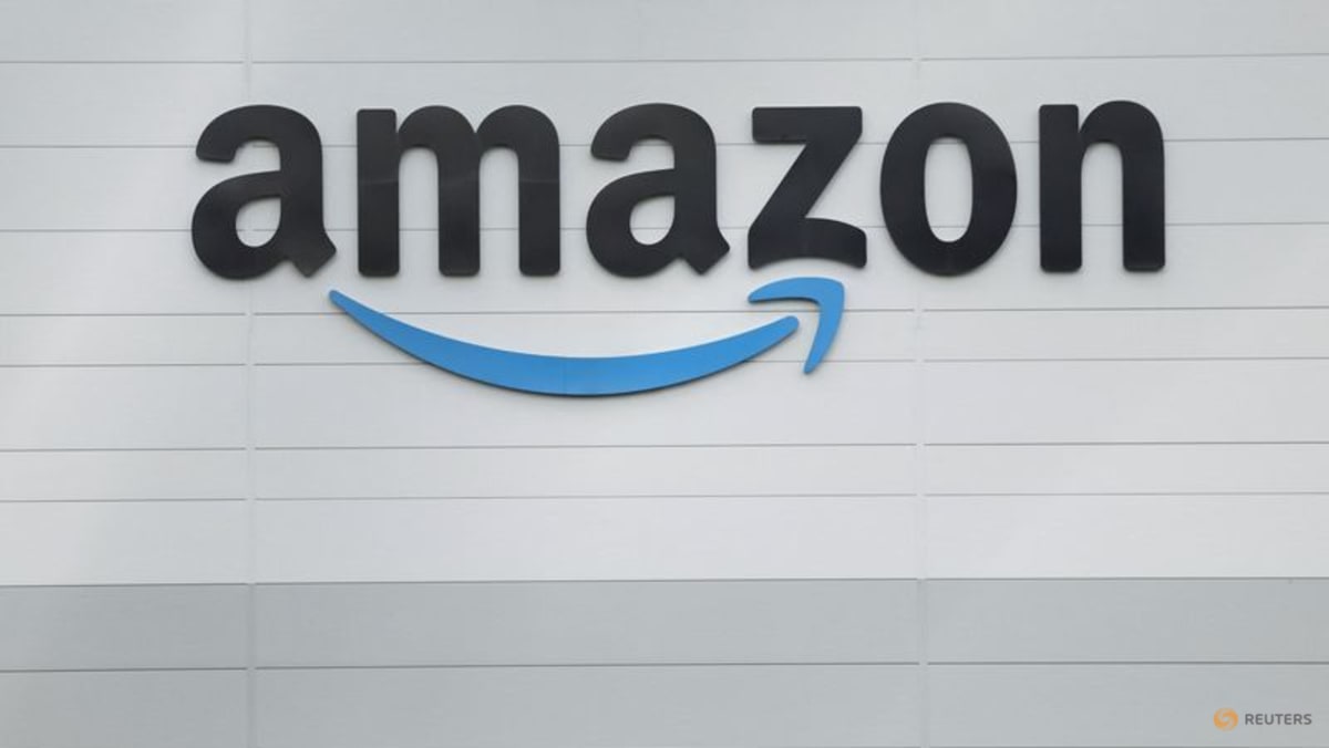 Amazon must negotiate with Staten Island warehouse workers, NLRB says