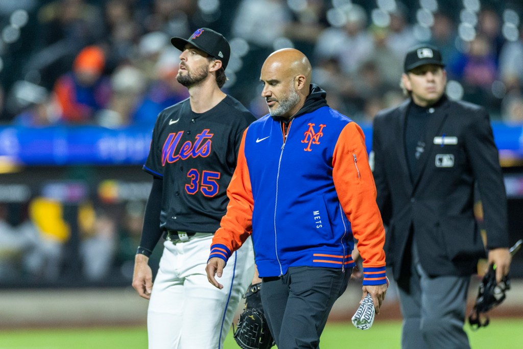 New York Mets pitcher Clay Holmes (35) is pulled in the sixth inning against the Athletics at Citi Field, Friday, April 10, 2026,
