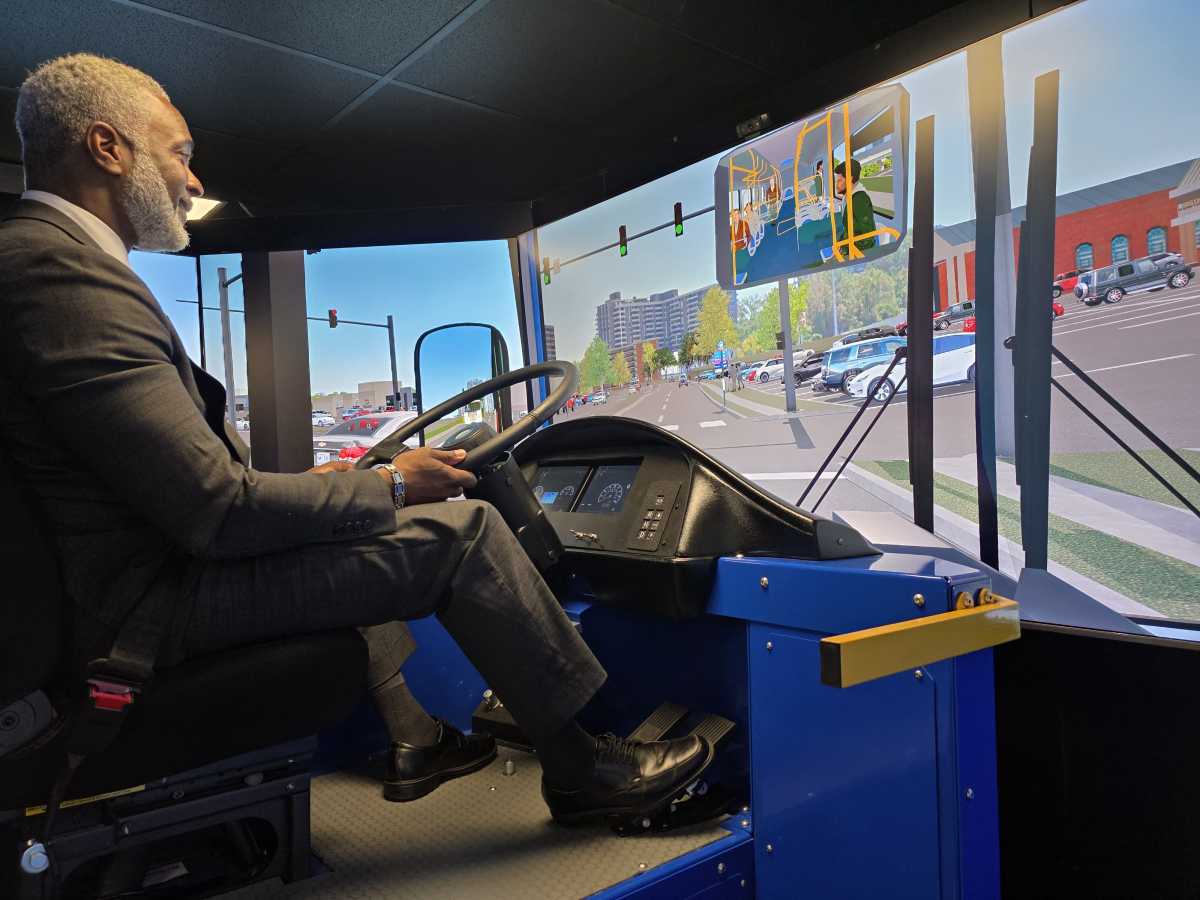  MTA rolls out realistic bus driver training simulators in the Bronx – Bronx Times