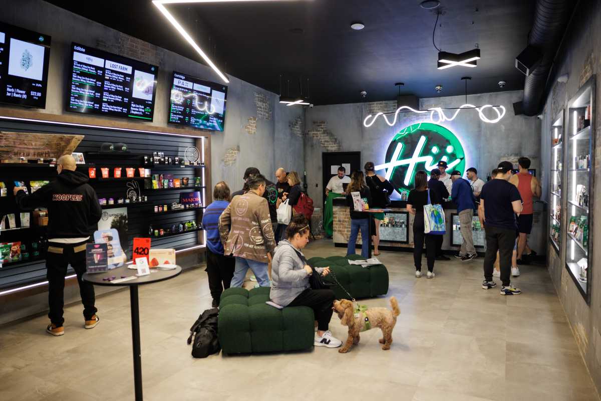 Williamsburg-born Hii NYC opens Bay Ridge flagship, blending cannabis and community • Brooklyn Paper