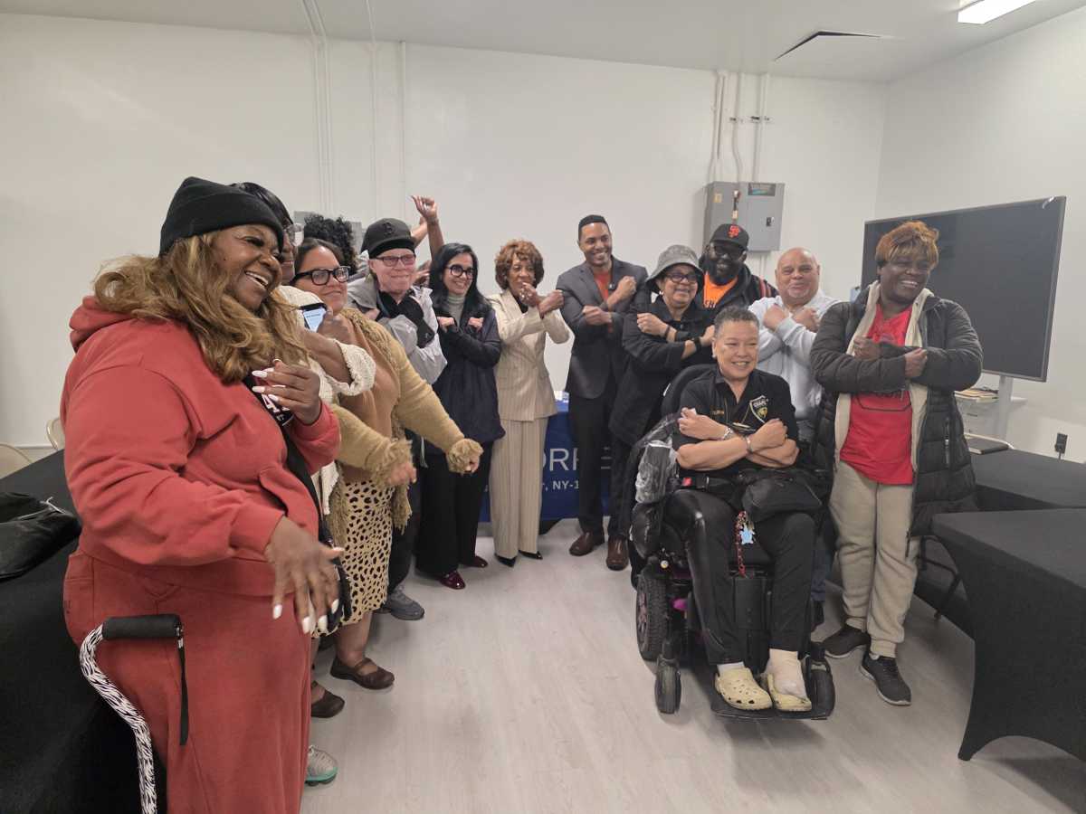 Rep. Maxine Waters joins Ritchie Torres for NYCHA leaders’ roundtable on tenant concerns – Bronx Times
