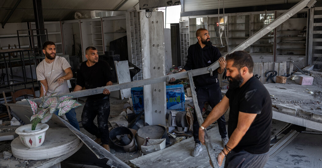 Iran War Live Updates: Iranian Forces Claim to Seize 2 Ships Near Strait of Hormuz After Trump Extends Truce