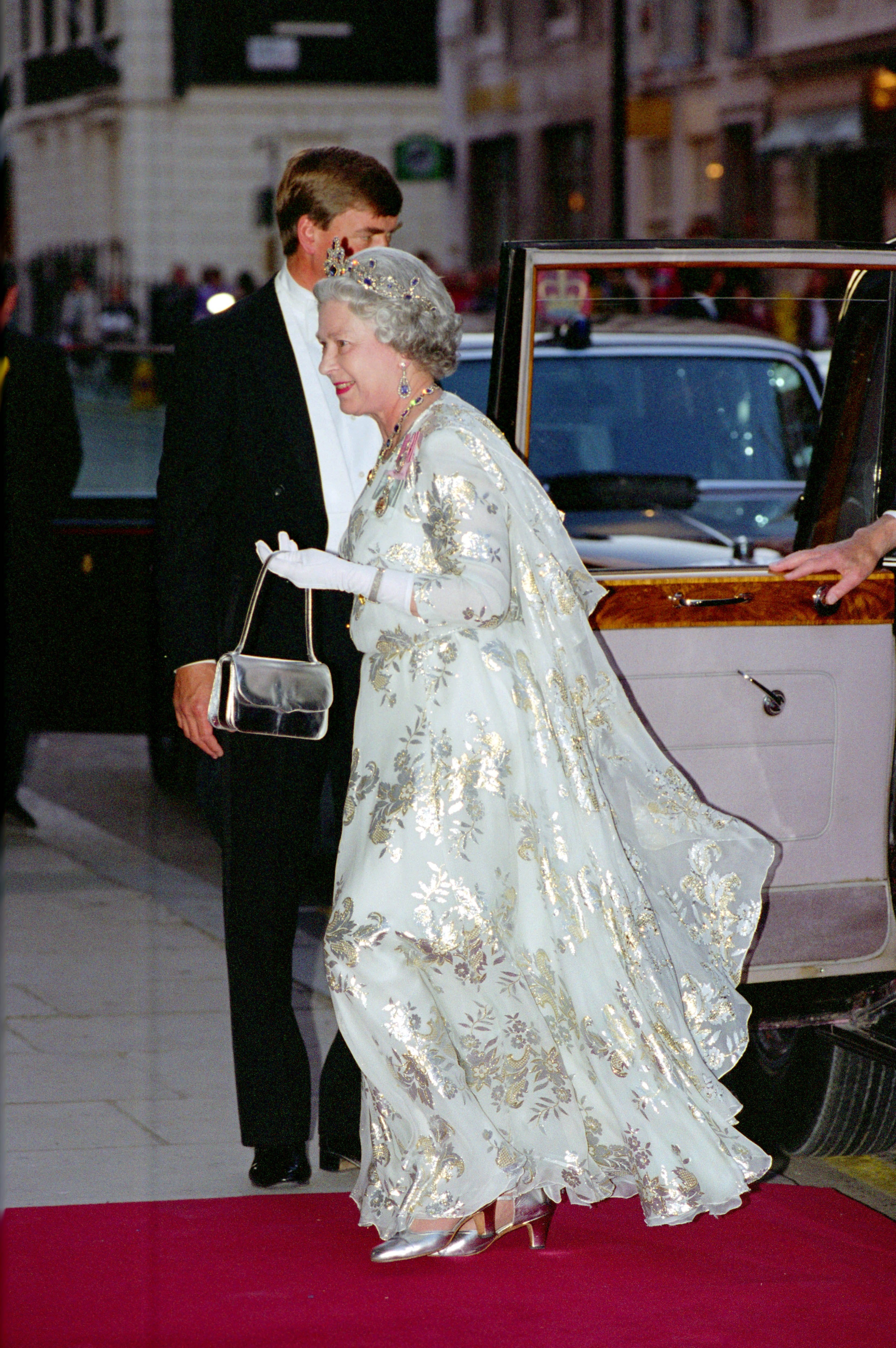 Queen Elizabeth II arrives for The Amir of Kuwait banquet at