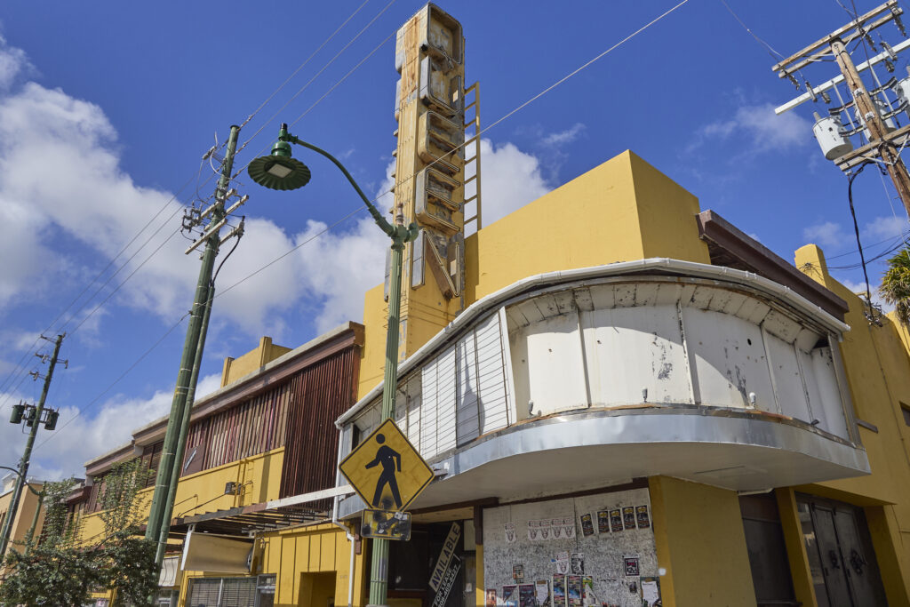 Kaimukī's Queen Theater Is Falling Apart. Honolulu Doesn't Want To Step In