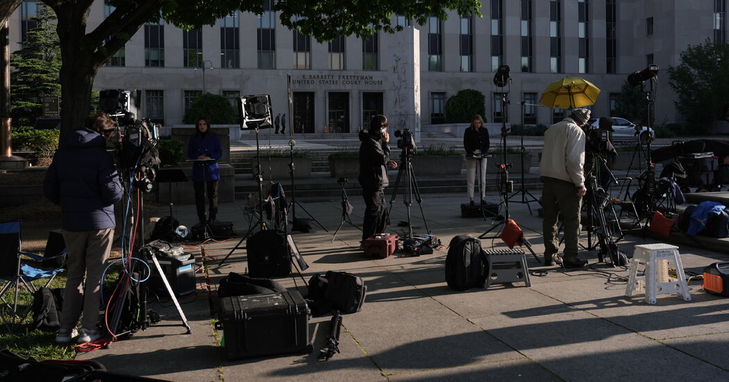 Live Updates: Suspect in White House Correspondents' Dinner Shooting to Be Arraigned