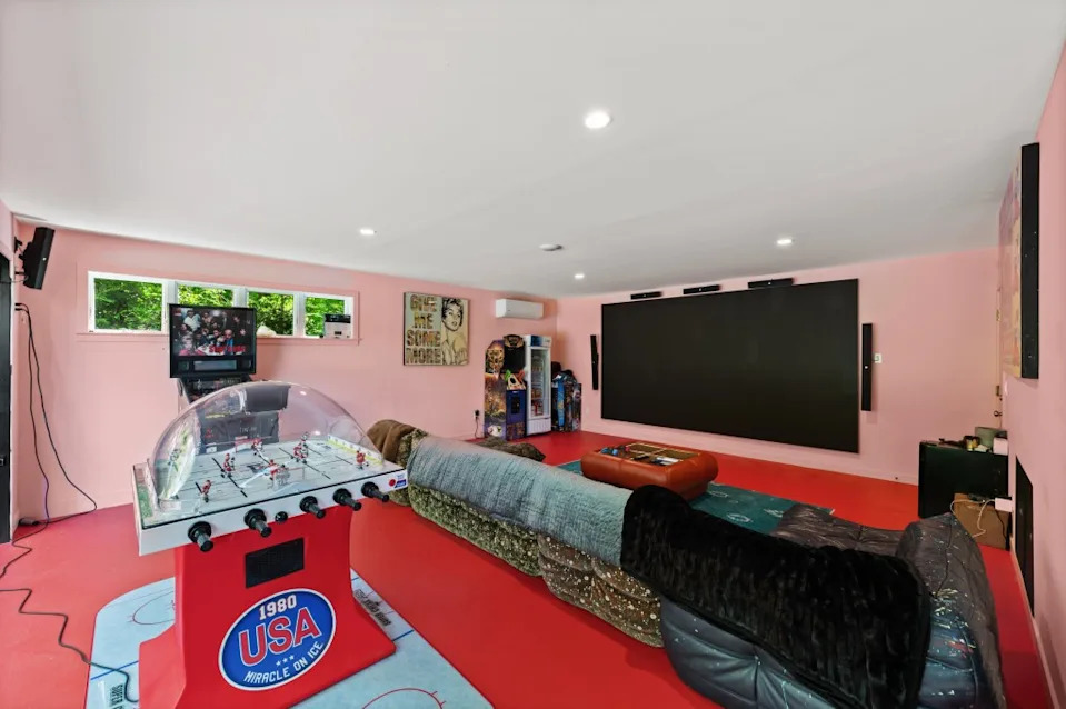 Davidson used the home as a creative base for projects including his Netflix podcast and commercial shoots. Ginnel x Modern Angles