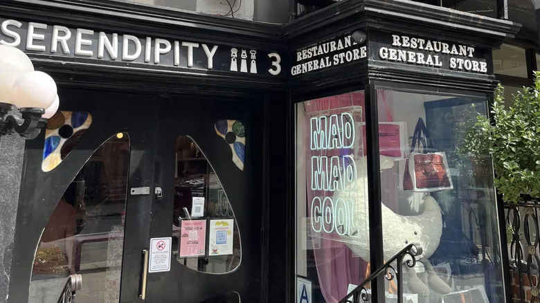 The exterior of Serendipity 3 in NYC.