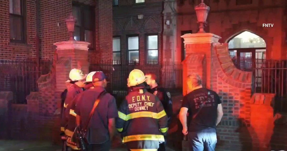 Brooklyn fire leaves 2 dead, firefighter hospitalized