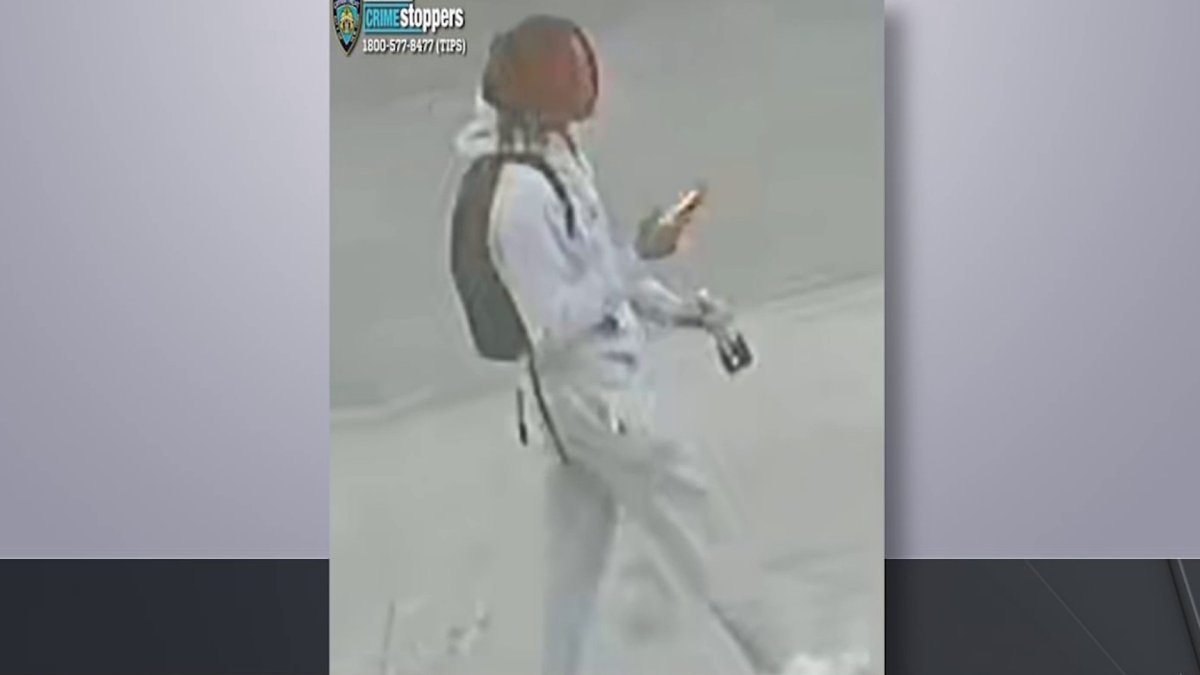 Photos show suspect believed to be behind deadly shooting of 15-year-old in Queens – NBC New York