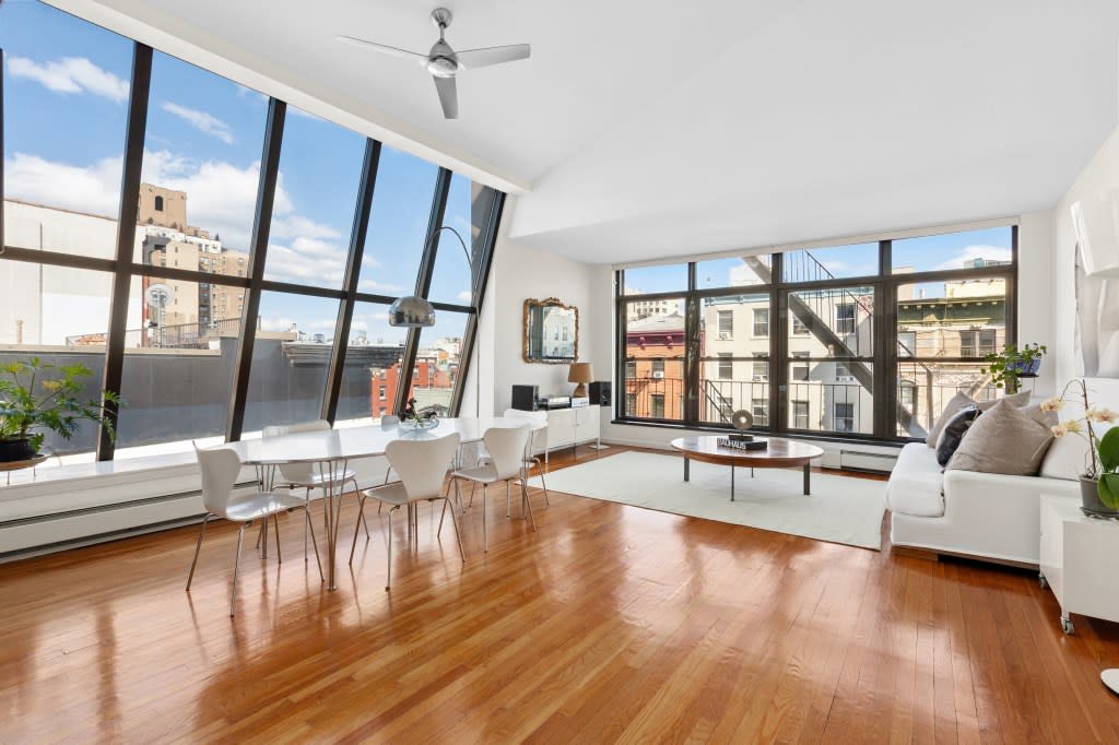 There’s plenty of space for entertaining. Niko Strbac Photography