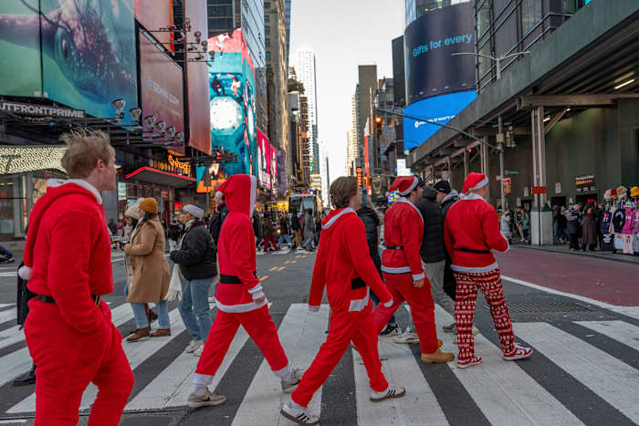 Popular NYC SantaCon charity fundraiser was more con than Claus, authorities say