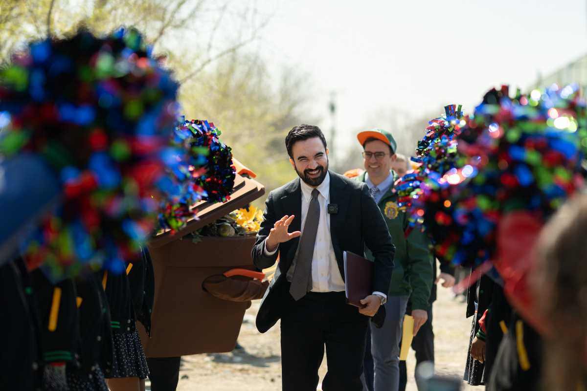 Mayor marks Day 100 with Bronx illegal-dumping cleanup after citywide vote