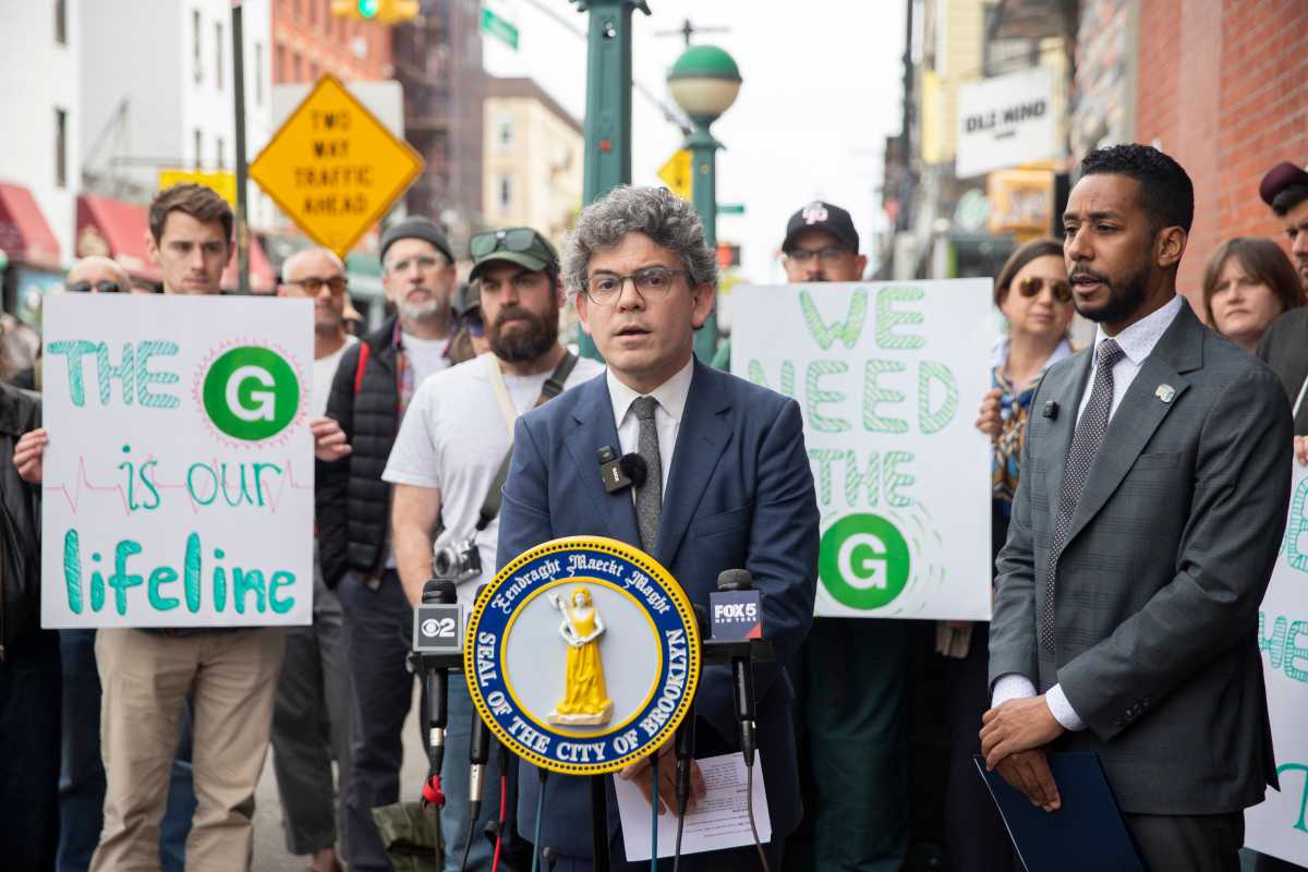 Brooklyn small business owners say shutdowns to G train service will be ‘devastating’ for business