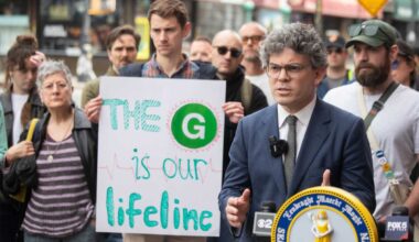G train shutdown would ‘devastate’ small businesses in Greenpoint, locals say • Brooklyn Paper