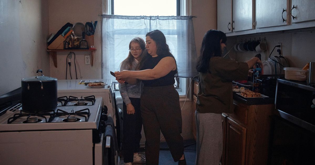 Photos of New York City tenants who hope the mayor makes headway in his crackdown on 'bad landlords' :: WRAL.com