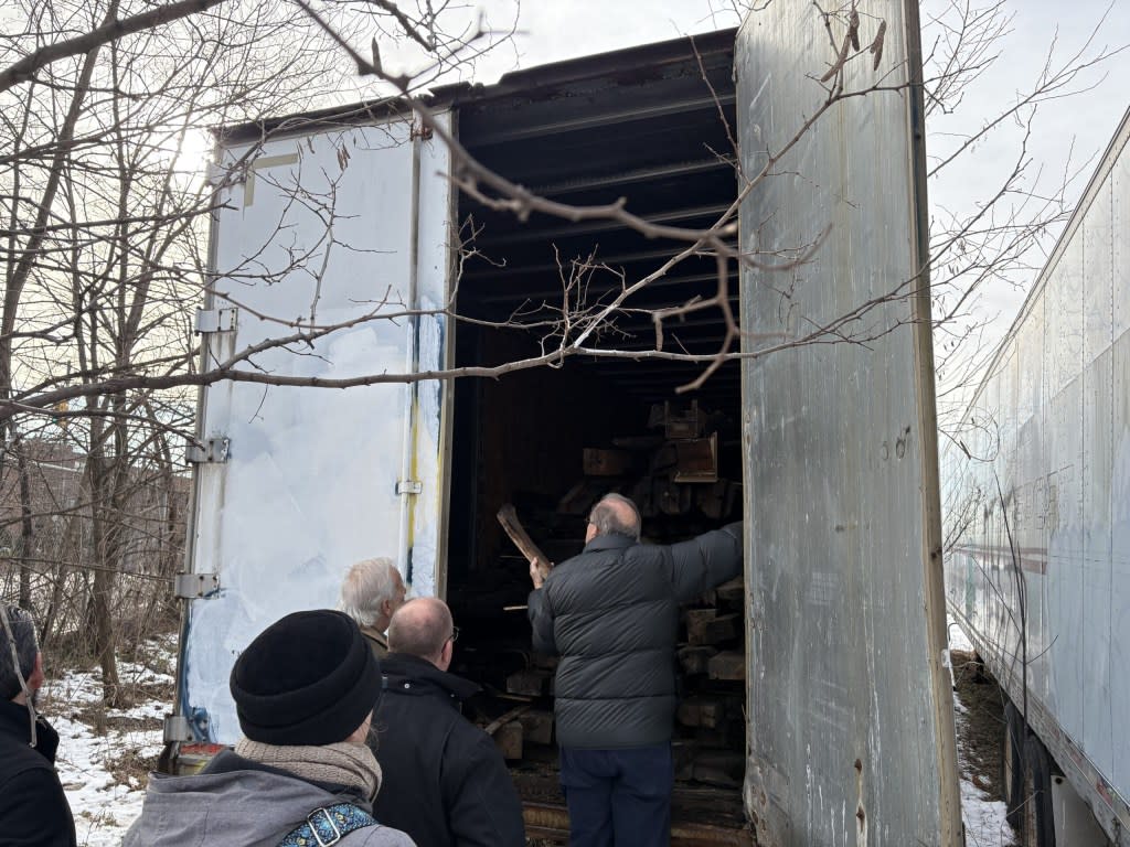 Members of the nonprofit New York Landmarks Conservancy inspected the trailers Jan. 22 at the request of community leaders, and they issued a report saying much of wood inside “appeared to be in good condition.” New York Landmarks Conservancy