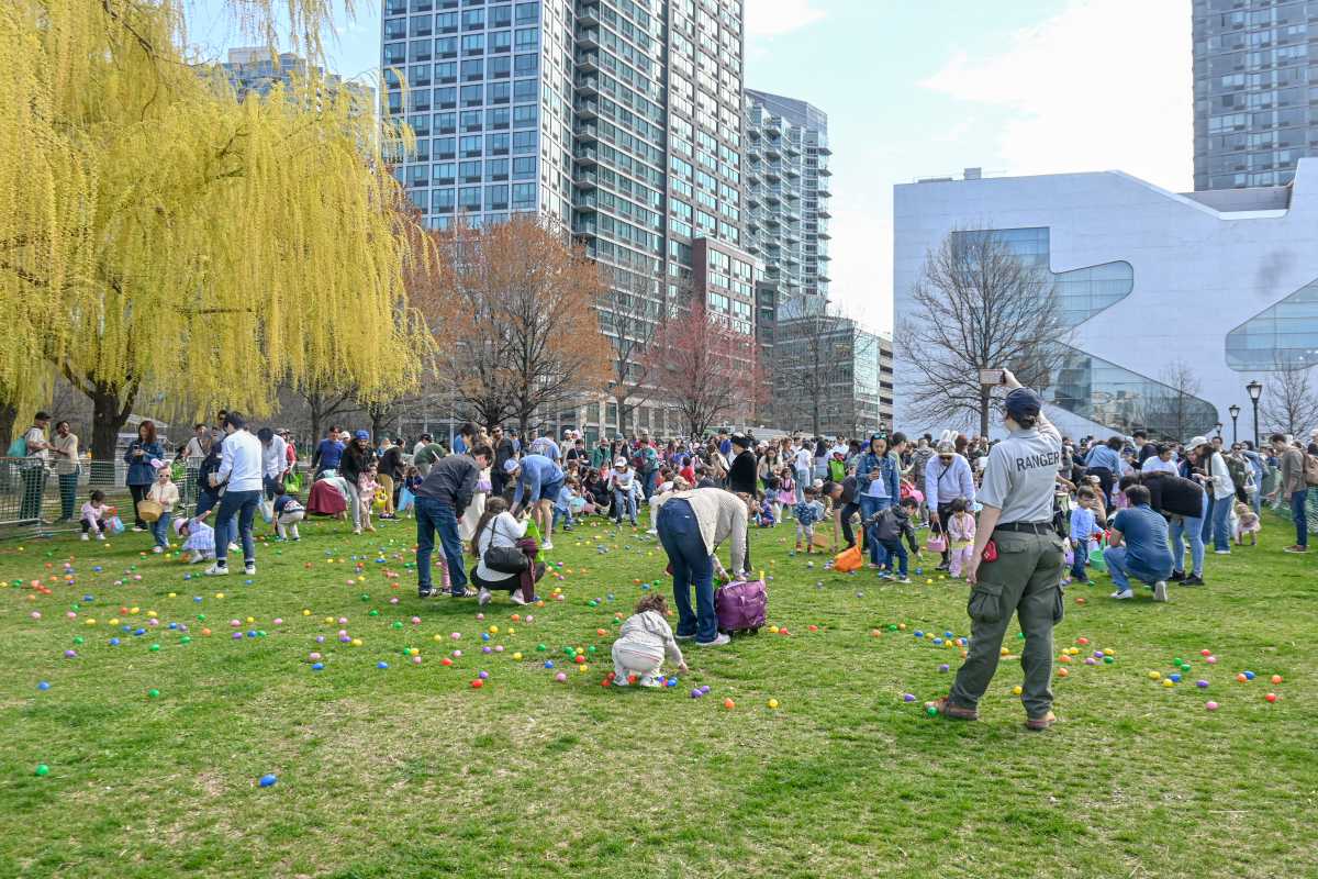 Renew Queens and Wellspring Church hosts annual Easter egg hunt and festival – QNS